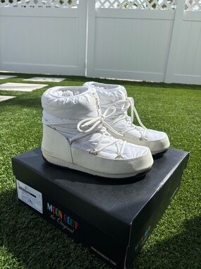 Moon Boot White Quilted Lace-Up Snow Boots